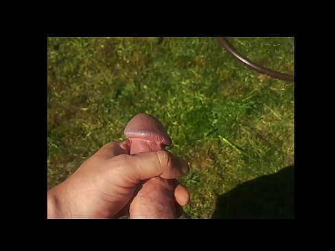❤️ Horúca kočka si nechá jebnúť ružovú kundičku a vystrieka sa so squirtom v letnej záhrade Porno na sk.bestsexporno.ru